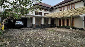 Gambar 3 Rumah megah