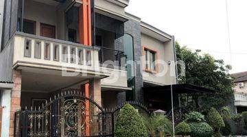 Gambar 2 rumah elegant terawat dekat bundaran Waru