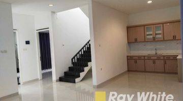 Gambar 1 Langka! Rumah 2 lantai di Sukahaji Permai semifurnished siap huni