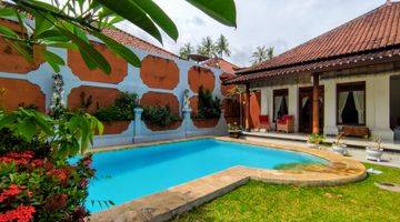 Gambar 2 A STUNNING VILLA LOCATED IN THE HEART OF KALIBUKBUK LOVINA