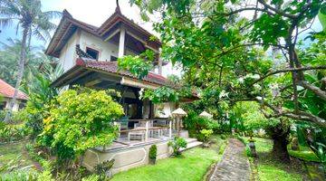 Gambar 1 Absolute sea view charming villa for lease