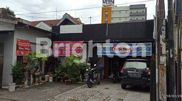 Gambar 2 RUMAH BANGUNAN LAMA DI DEKAT TUGU YOGYAKARTA