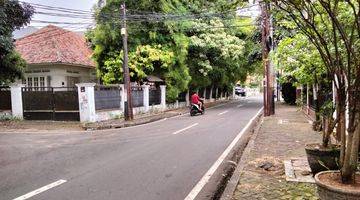 Gambar 2 cepat rumah bagus dekat taman di Menteng