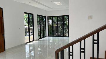 Gambar 3 Rumah Hook Cakep Brand New Di Kebayoran Sektor 7 Bs 10755 Rd