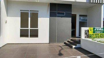 Gambar 4 Rumah 2 Lantai Baru Unfurnished HGB di Singgasana Pradana, Bandung