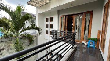 Gambar 1 Rumah 2 Lantai Bagus Semi Furnished Sertifikat Hak Milik