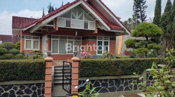 Gambar 1 Villa satu lantai semi furnished di daerah sejuk dengan view cantik di Puncak samping istana Cipanas