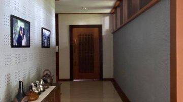 Gambar 2 Rumah Luxury Modern 3 Lantai Dijual di Setraduta Arsitek By Suwito