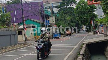 Gambar 2 RUMAH RAWA KEPA BEKAS KOSTAN LOKASI PINGGIR JALAN