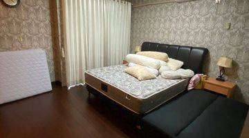 Gambar 3 Rumah Long Beach Uk 6x13,5 Furnish N Renovasi Bagus,4 Lantai,depan Taman