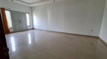 Gambar 4 Town House Mayang Permai 9,5x16 Tiga Lantai,hadap Selatan,non Furnish