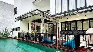 Gambar 1 Rumah Modern Tropical Lengkap Dengan Swimming Pool