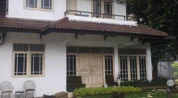 Gambar 1 RUMAH VINTAGE HOEK