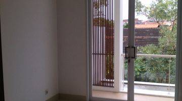 Gambar 5 Beautiful house in the prime area of Kemang ready to