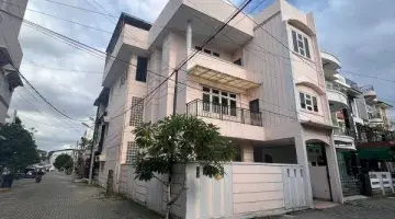 Gambar 1 Villa Mewan Inti kota Jl. Amir Hamzah, Medan Barat