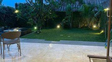 Gambar 4 rumah Tropical Modern di Kemang