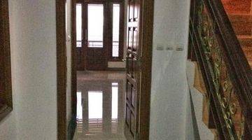 Gambar 3 Rumah Townhouse Single House di Area Eksklusif Pejaten Barat