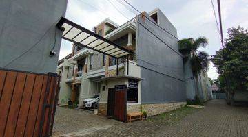 Gambar 2 Dijual Cepat rumah ada rooftopnya 