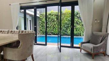 Gambar 3 Rumah mandiri siap huni cakep buanget hook ada pool latinos bsd