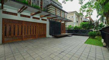 Gambar 1 atau rumah mewah full furnished pool Taman Golf Karawaci