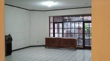 Gambar 3 Rumah besar Lokasi Strategis di Ragunan, Jakarta Selatan