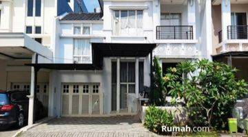 Gambar 1 Rumah Mewah Residence One BSD, Depan Jalan Utama..