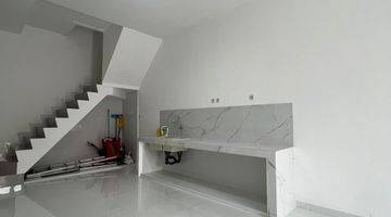 Gambar 5 Dijual Cepat Rumah 2 Lantai Semi Furnished Puri Asri Pakuwon City Surabaya SHM