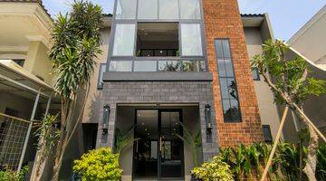 Gambar 2 Rumah Dengan Design Modern Di Cluster Versailles Bsd