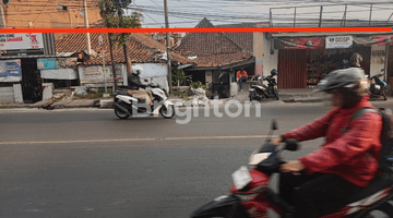 Gambar 1 Rumah di Pinggir Jalan Provinsi