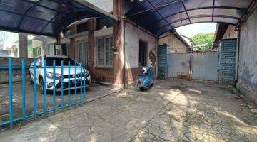 Gambar 2 Rumah Dijalan Naripan Pusat Kota