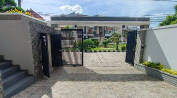 Gambar 3 Rumah Mewah Dan Asri Depan Taman Fully Furnished di Green Garden Jakarta