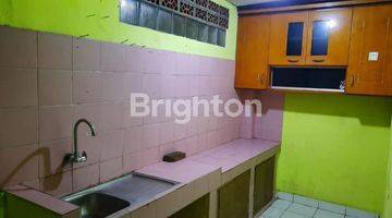 Gambar 4 Rumah Sarijadi 2Lt, Carport, 4KT, 2KM, Disewakan