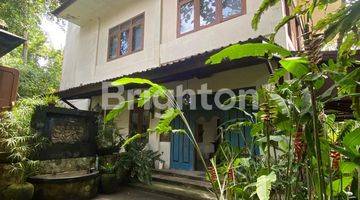 Gambar 5 VILLA TUMBAK BAYUH-NEAR PERERENAN BEACH