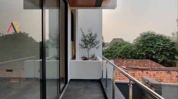 Gambar 4 Rumah Mewah 3 Lantai + Rooftop Private Pool Pasming Jaksel