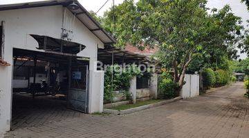 Gambar 2 RUMAH MAKAN DAN GUEST HOUSE AKTIF DI PASURUAN NOL JALAN PROPINSI