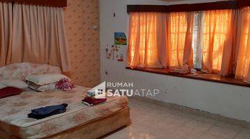 Gambar 4 Rumah Lama Hitung Tanah, Full Italian Marmer RSA031802