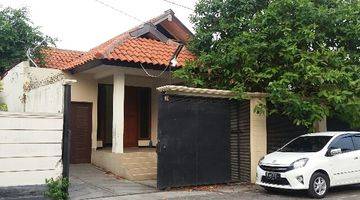 Gambar 2 rumah tengah kota,dekat stasiun kota