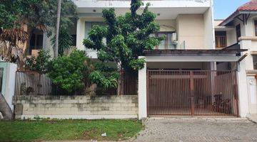 Gambar 1 Rumah Villa Westwood Pakuwon City , Strategis