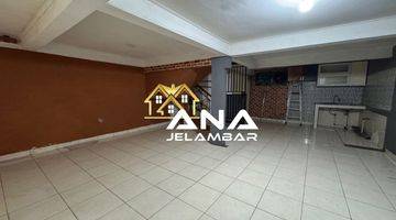 Gambar 2 ANA RUMAH UK 6X14M DI KOMP DUTA MAS JELAMBAR