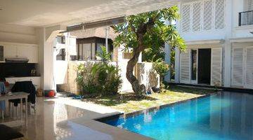 Gambar 2 Sweet white villa