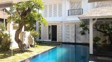 Gambar 4 Sweet white villa