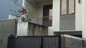 Gambar 1 Rumah Minimalis dua setgh lantai