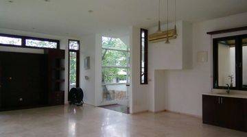 Gambar 1 Rumah cantik semi furnished di kemang