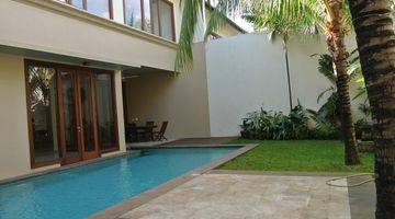 Gambar 1 Beautiful House - Benda - Kemang