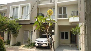 Gambar 1 Rumah 2 Lantai Full Furnished Kpr 0 Di Town House Tenang Bebas Banjir