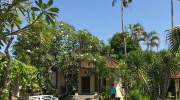 Gambar 4 Spacious beautiful villa