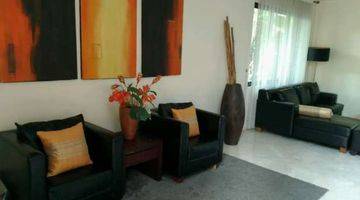 Gambar 1 Rumah Bagus Townhouse Furnished Kemang Area