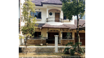 Gambar 1 Rumah besar minimalis 2 lantai di cluster Batununggal