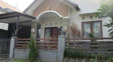 Gambar 1 Minimalist house with 24 hour security at JImbaran Bali This cozy house is built in a quiet area, and has a good atmosphere for the family