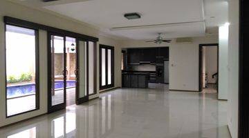 Gambar 1 Modern, beautiful, and comfort house at Kemang, South Jakarta, is available now